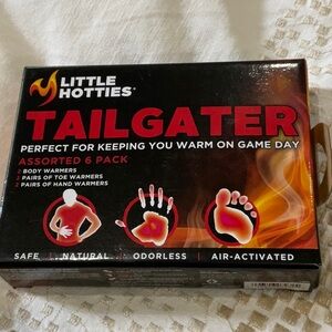LITTLE HOTTIES TAILGATER WARMERS NWT